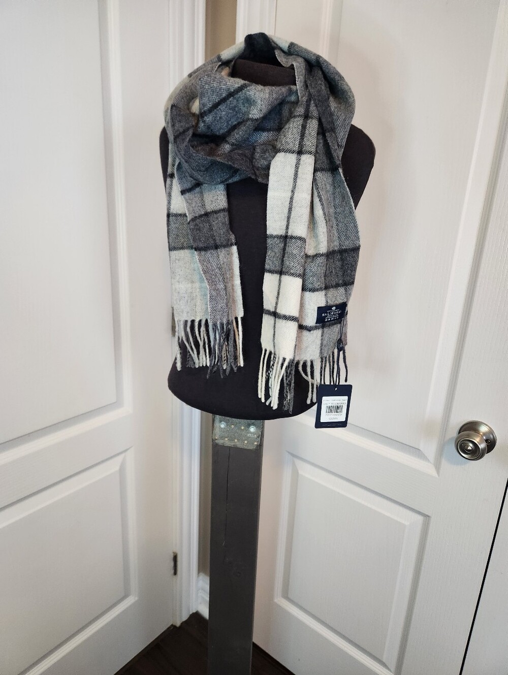 NWT The House of Balmoral Scotland Lambswool Scarf